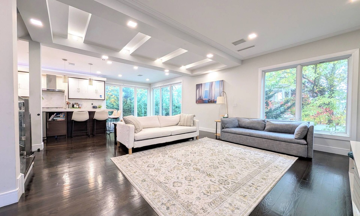 Edgewater House | Private Townhouse NYC/Metlife FIFA World Cup w/Roof Deck, Yard, Family Friendly