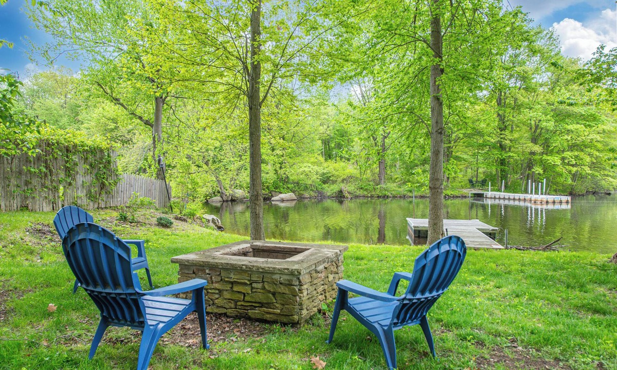 Lake Hopatcong Villa | Private Waterfront Home Nestled In A Quiet Section Of Lake Hopatcong