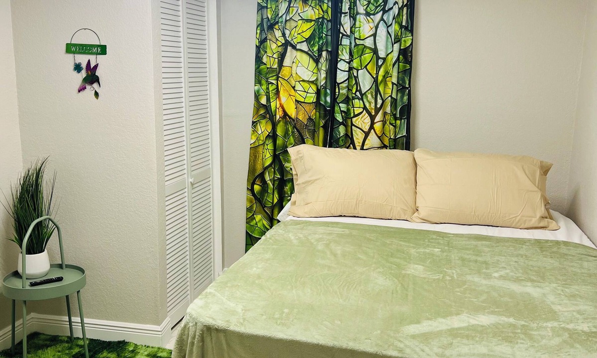 Southwest Orlando House | PROMO NOW: The Secret Garden Games Getaway