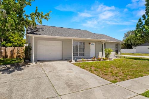 Seven Springs Homes House | Quaint Escape - Patio & Fire pit