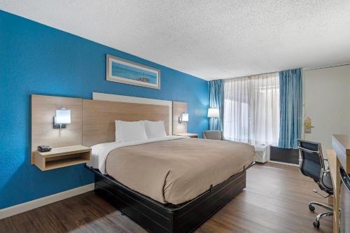 New Port Richey Hotel | Quality Inn & Suites Conference Center