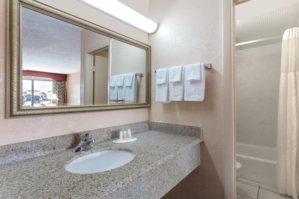Waycross Hotel | Quality Inn Waycross