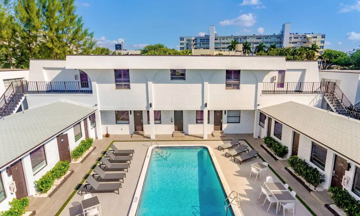 Deerfield Beach Apartment | Queen Bed + Twin 1 Block to Beach Heated Pool