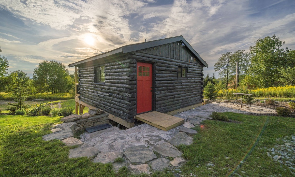 Thompson Cabin | Queen Cabin Modern Cabin Near Skiing, Trails, Firepit, Hot Tub & Stargazing!