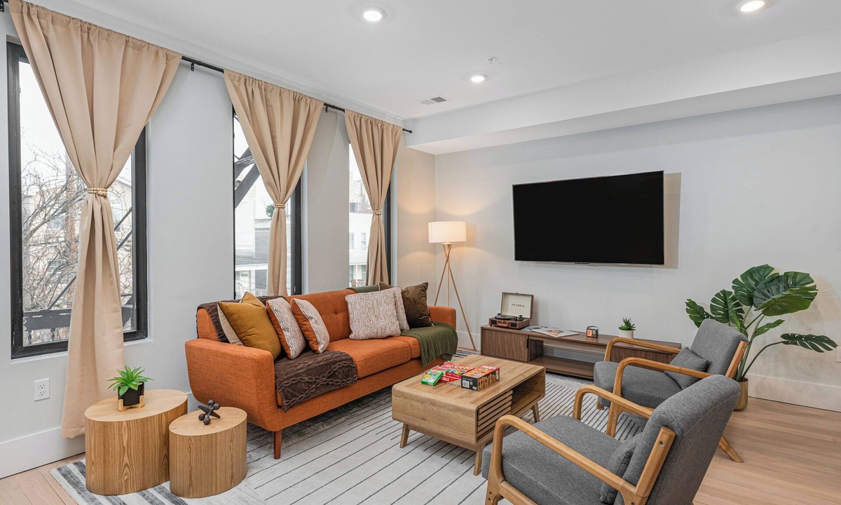 McGinley Square House | Quick PATH access-NYC Metlife Stadium Traveler’s 3BR Modern Designer Home
