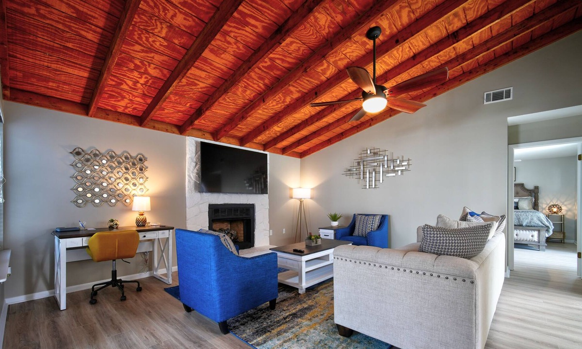 Warner Robins House | Quiet and cozy home with in-ground pool close to shopping.