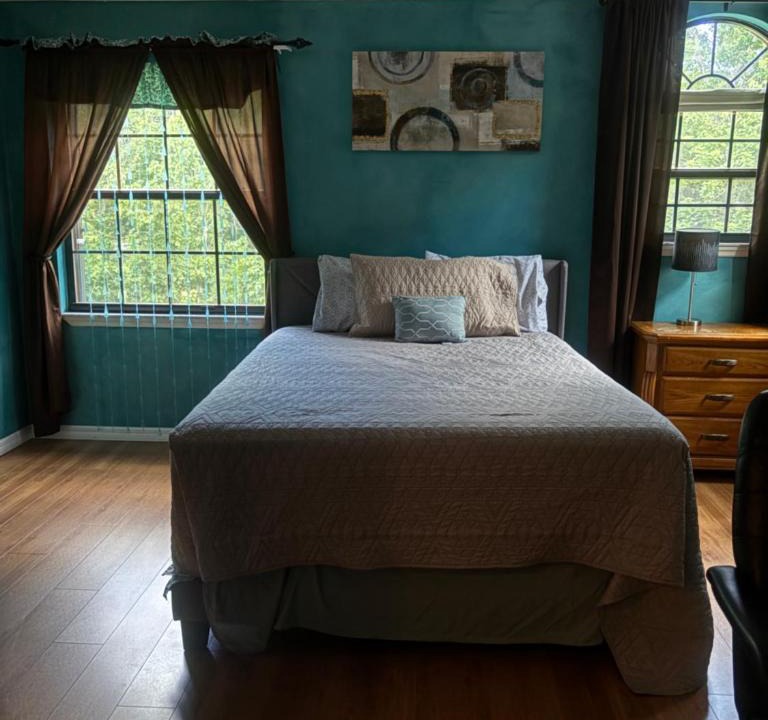 Tropic House | R-Room- 2nd floor in an Awesome Villa 20 minutes from the beach