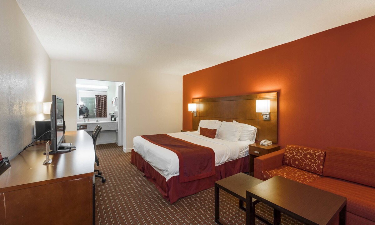 Walterboro Hotel | Ramada by Wyndham Walterboro