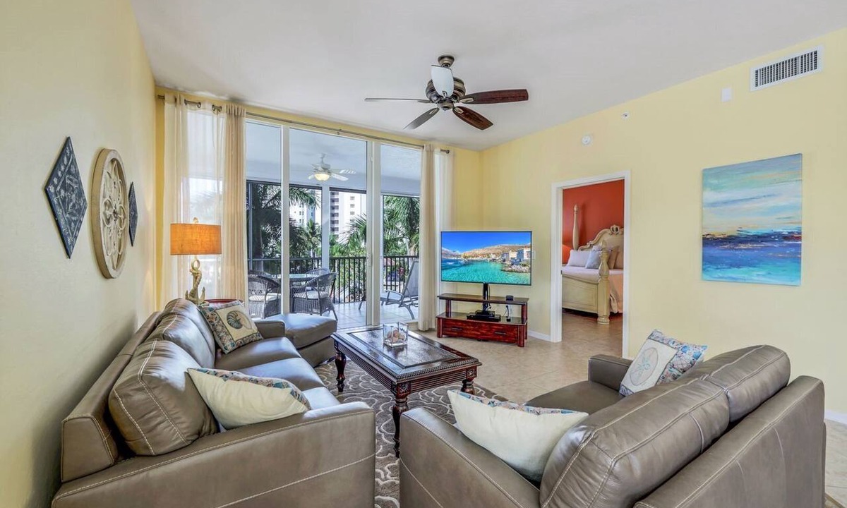 Vanderbilt Beach Condo | Regatta - William Raveis Rentals