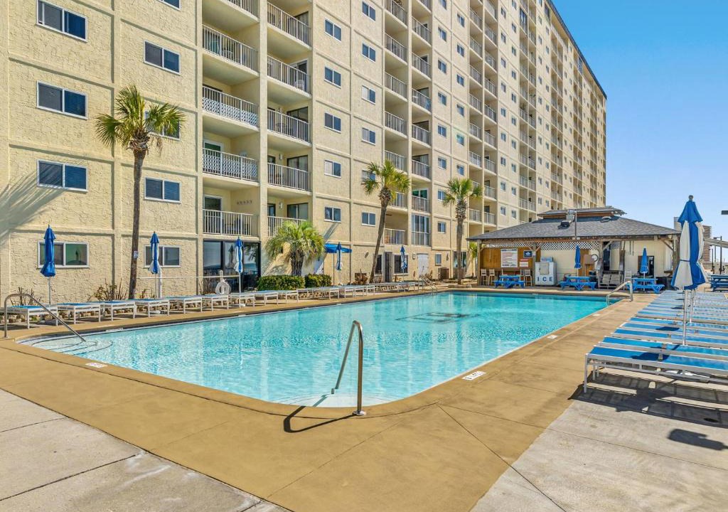 Biltmore Beach Apartment | Regency Towers by Resort Collection