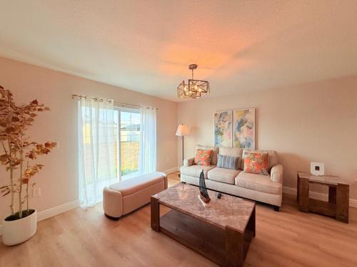 Englewood East House | Relax and Unwind 3BR Port Charlotte Coastal Escape
