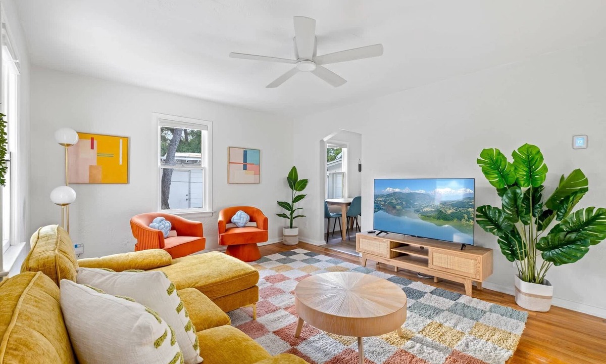 College Park House | Relaxing 3BR home w/patio, fire pit & grill