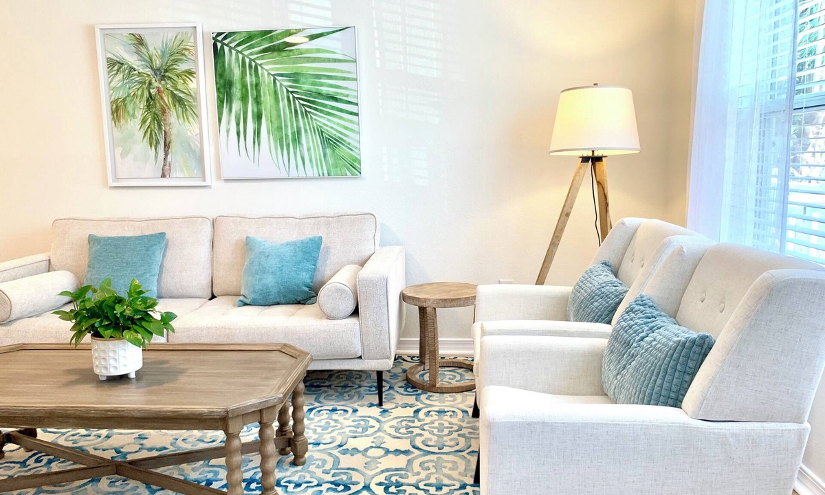 Gulf Breeze Condo | Renovated, Charming Townhouse w/Sound Views