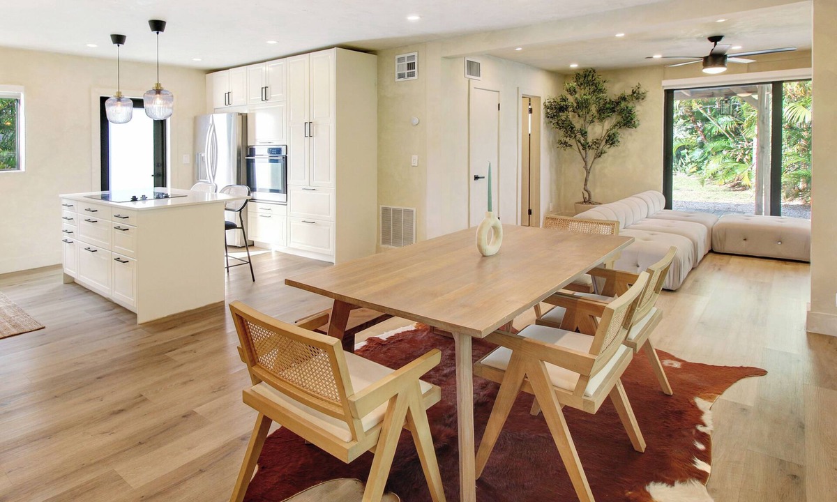 Boca Raton House | Renovated East Boca Raton Oasis with Stunning Tropical Backyard
