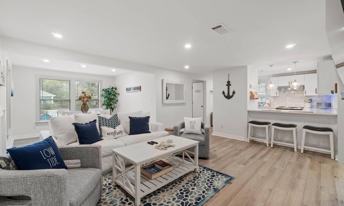 Gulfview Heights House | Reserve for Summer Now! Non Shedding Dog friendly - Gulf Coast FL Beach Bungalow