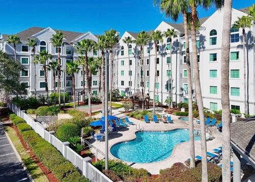 Bay Hill Apartment | Resort condo near Disney Free parks shuttle