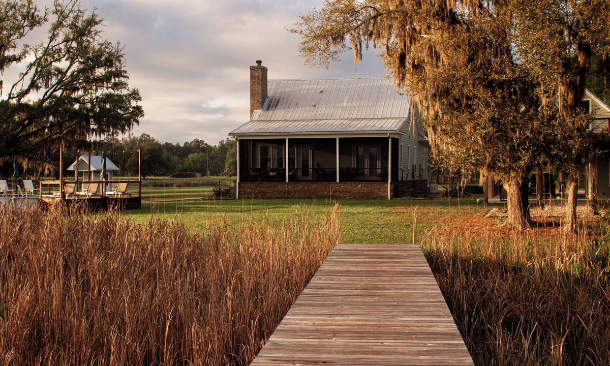 Camden House | Riverfront Retreat w/Coffee Shop