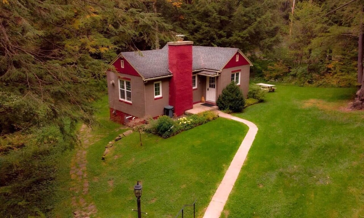 Coudersport Cabin | Romantic Waterfront Cottage for Cherry Springs