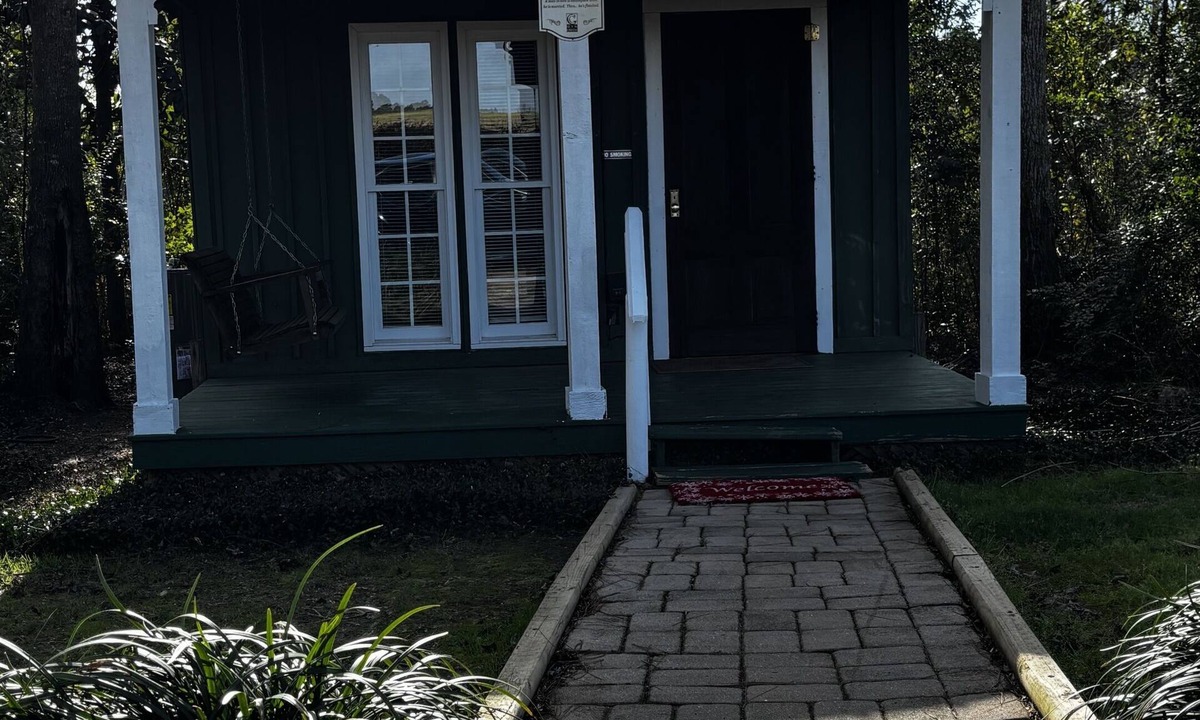 Hartsfield Cottage | Row Cottages Mossy Oak Cottage