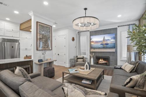 Holiday Isle House | Royal Villa At Destin Pointe Resort