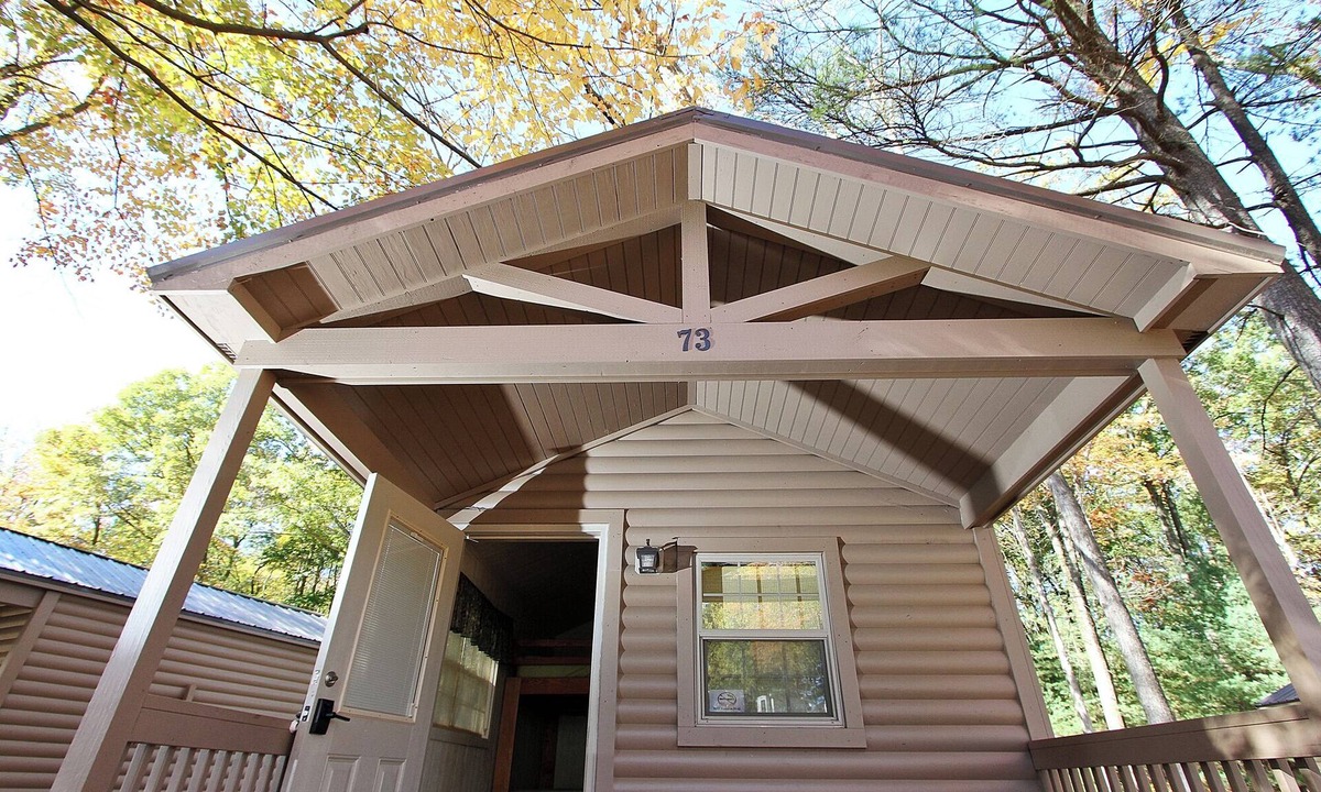 Centre Hall Cabin | Rustic Cabin 28 w/4 Beds