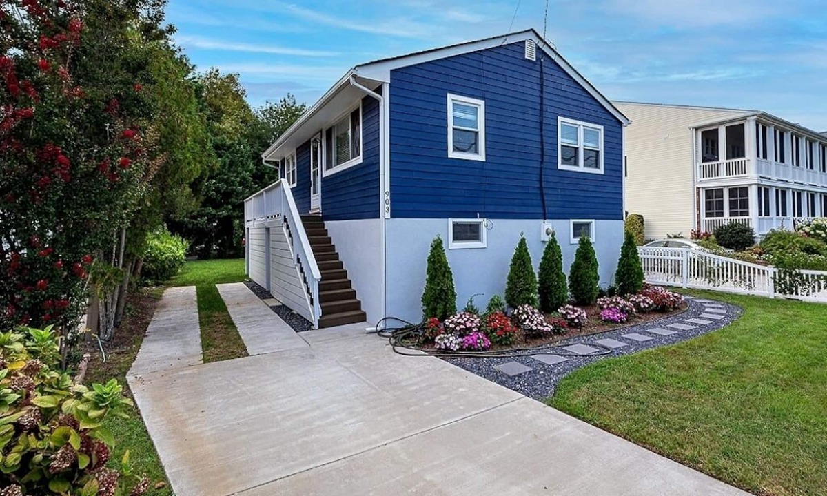 Cape May House | Salty Dog Beach House, 5 minute walk to the Beach or the Washington Street Mall