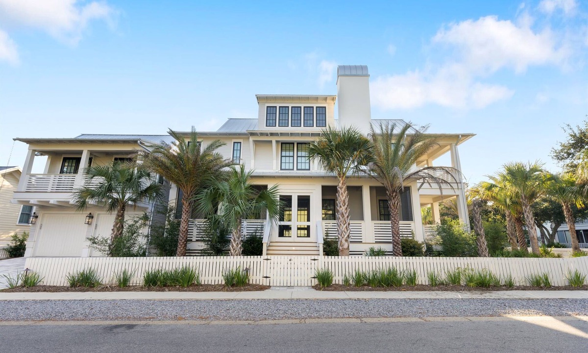 Sunnyside House | Sanctuary - Luxury Home + Carriage in Carillon Beach, Sleeps 18
