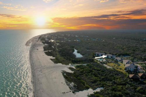 Sanibel House | Sandpiper Beach #405