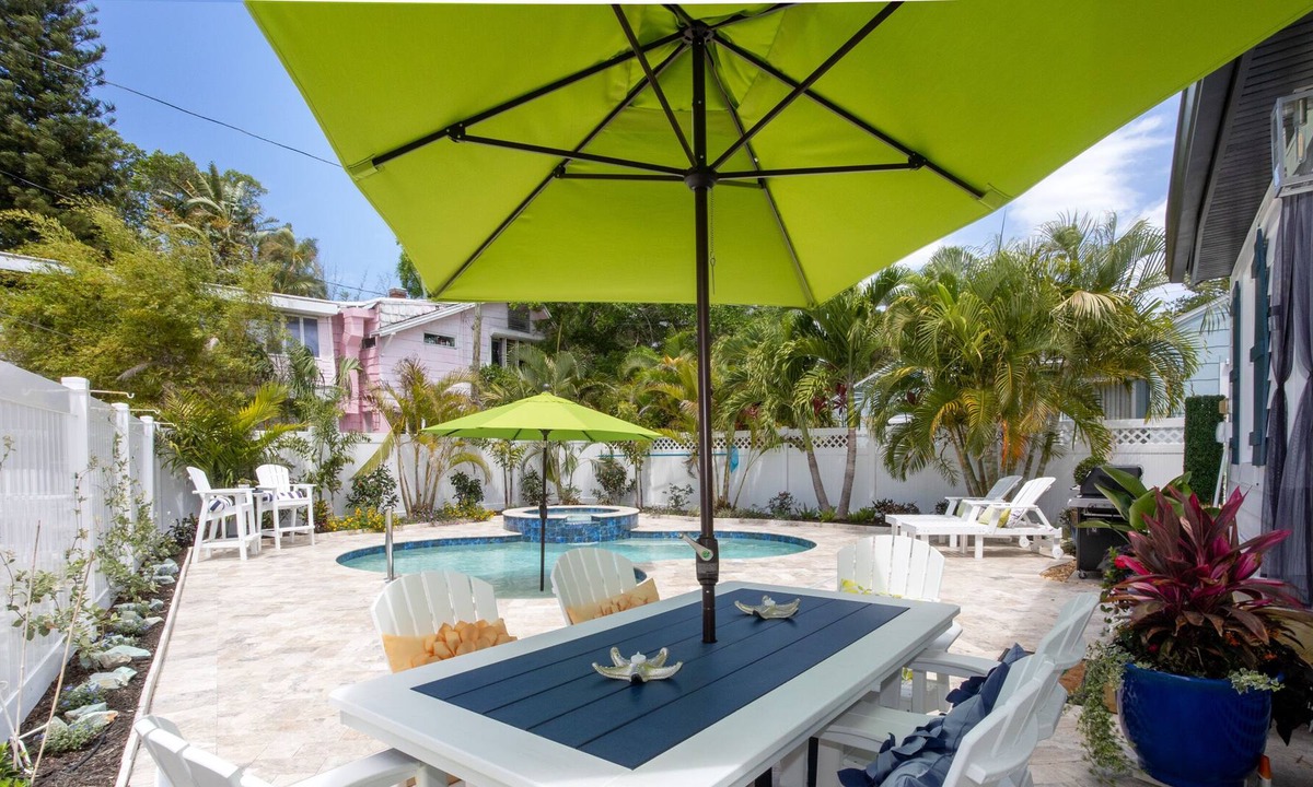 St. Pete Beach Cottage | Sandpiper Cottage, private pool and seconds to the beach