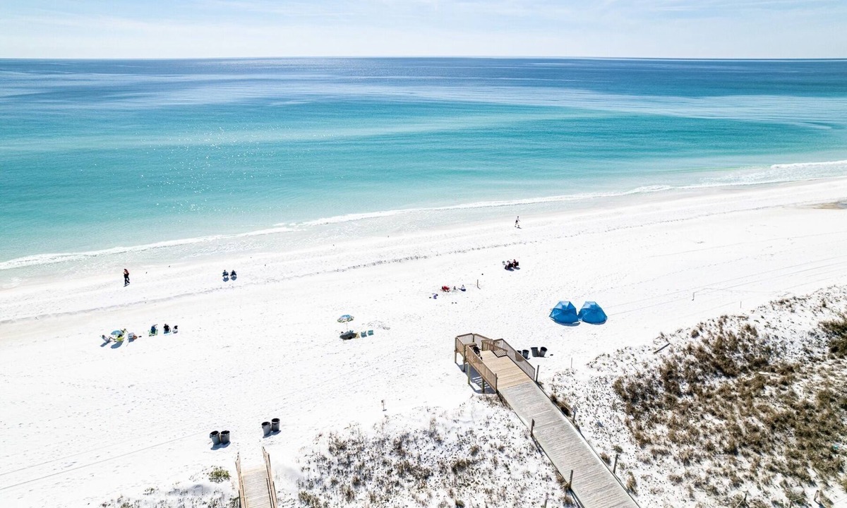 Holiday Isle Condo | Sandpiper Cove 8236 Studio Bedroom Condo by RedAwning