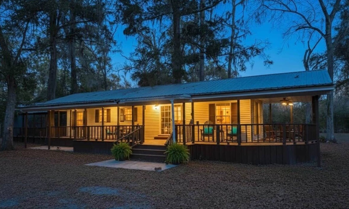 Branford House | Santa Fe River Basecamp — 15 Acres Near 10 Springs