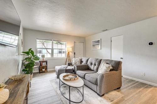 Gillespie Park House | Sarasota Duplex in Gillespie Park: 1 Mi to Dtwn!