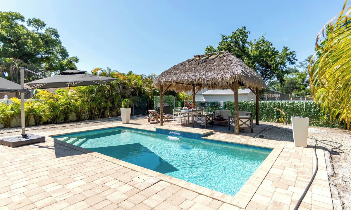 Country Oaks House | Sarasota Paradise 4 Home Near IMG And Siesta Key Beach