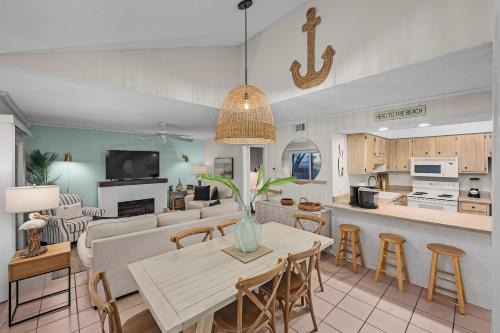 Miramar Beach Apartment | Sea Cabin 10B