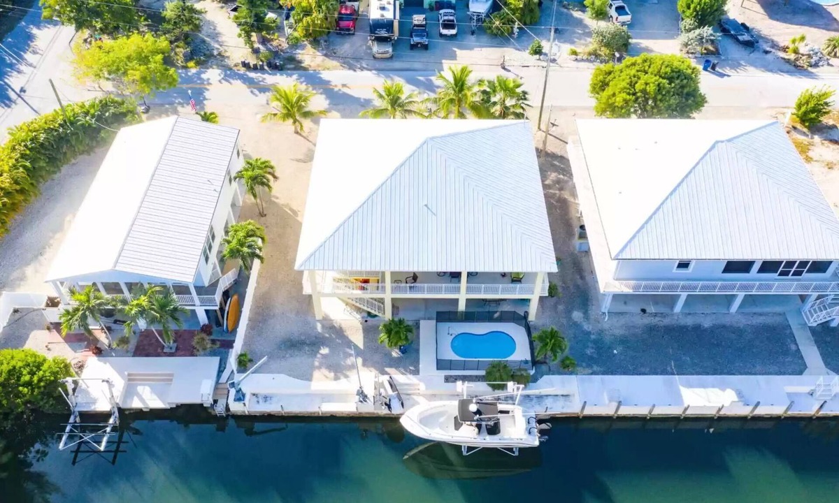 Pine Channel Estates House | Sea-Esta: Available Lobster Mini-Season, Canal Home , Pool, Dock, Quick Access to Gulf & Atlantic