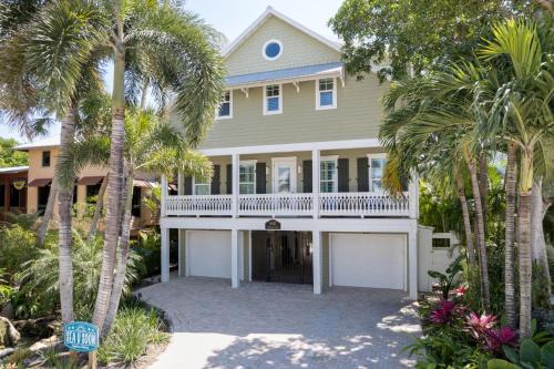 Captiva House | Sea U Soon - Premier 4 Bedroom Villa with Heated Pool
