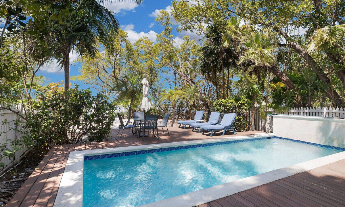 Key West House | ~ SEA VISTA ~ A waterfront dream with private heated pool and boat launch.