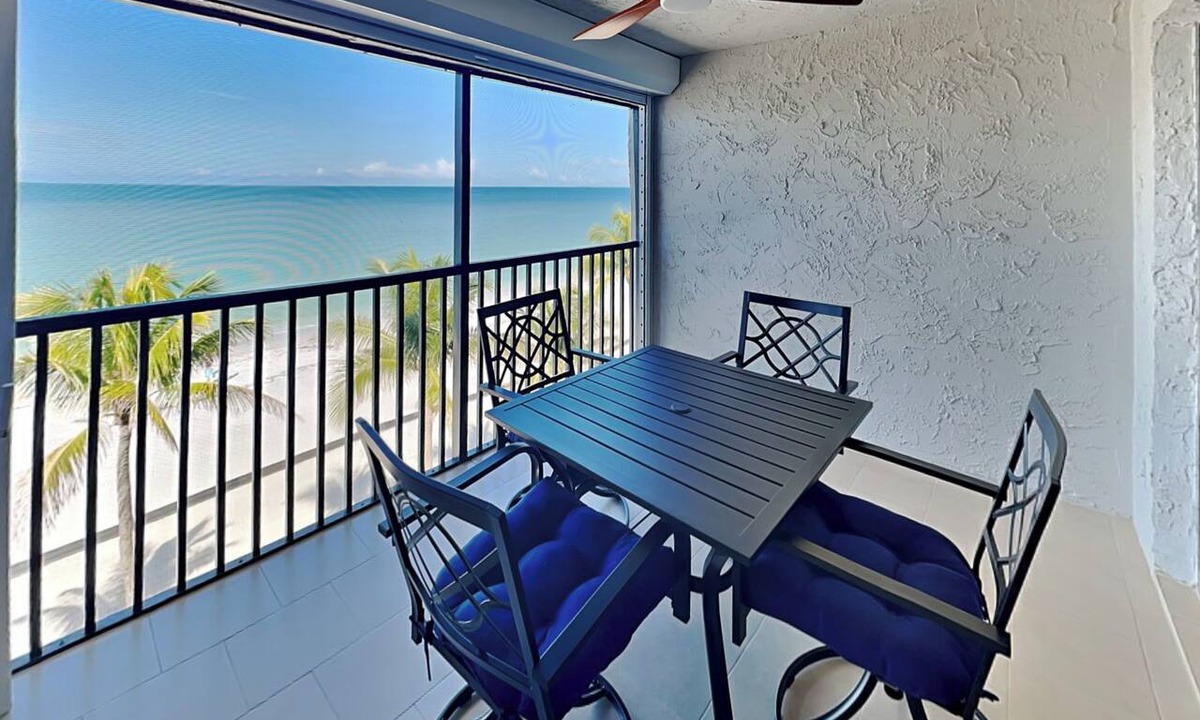 Mid Island Condo | Seaside 506 | Gulf-Front Condo, Renovated, Stunning Views + Beach Access!