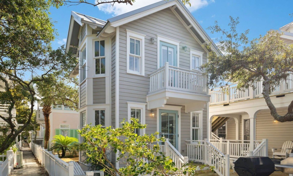 Seaside Cottage | SEASIDE - Holiday Special! 1 BR, 4 ppl Cottage 75 feet from beach access
