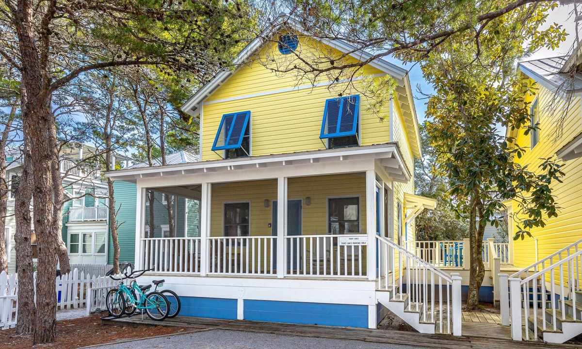 Seaside House | Seaside "Tight Lines" |2BR | Sleeps 4-5 | 2 Bikes | Screened Porch | Pools