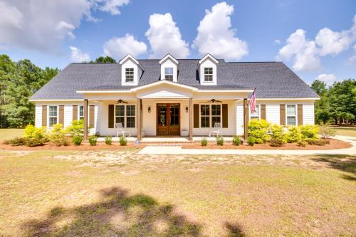 Peach Orchard House | Secluded Stylish Modern Farmhouse