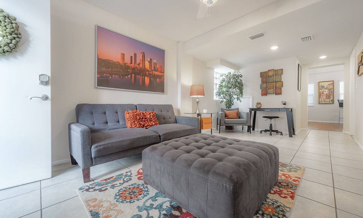 Old Seminole Heights Apartment | SEMINOLE HEIGHTS - Tampa - Outdoor Patio - Minutes from Downtown