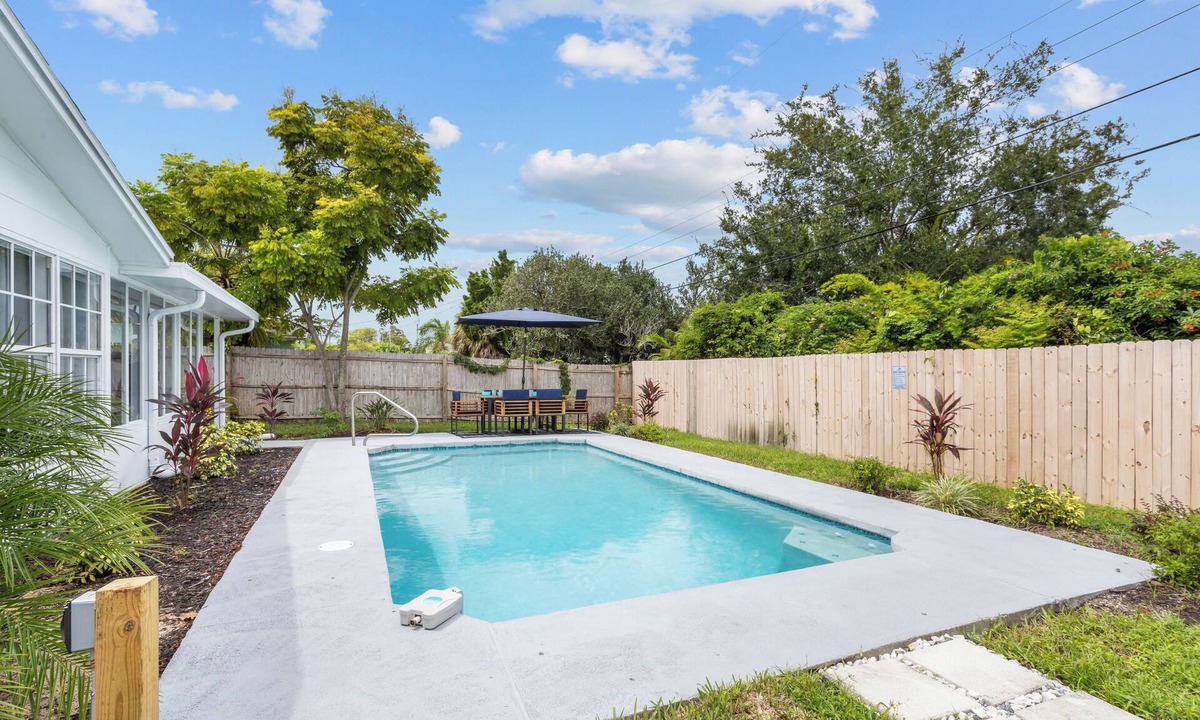 Rio Vista House | Serenity, tranquility, relaxed! 10 Min drive to Bucees, Speedway, and Beaches!