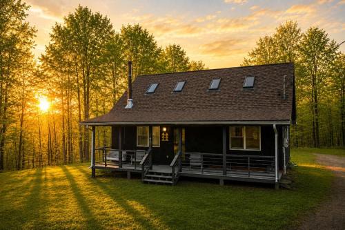 Town of Colchester House | Seventeen Pines - Chic Catskills Cabin with Fireplace & Loft on 17 Acres