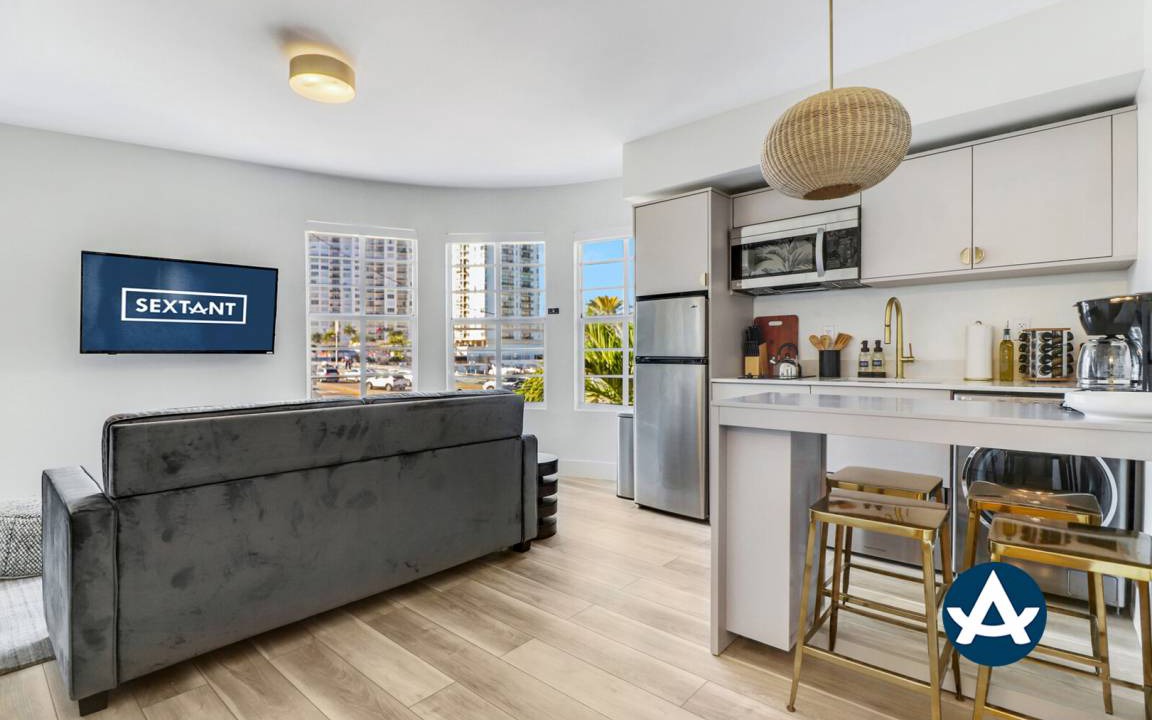 Bayshore Hotel | Sextant The Carmela One Block From Beach 1 Bed 1 Bath