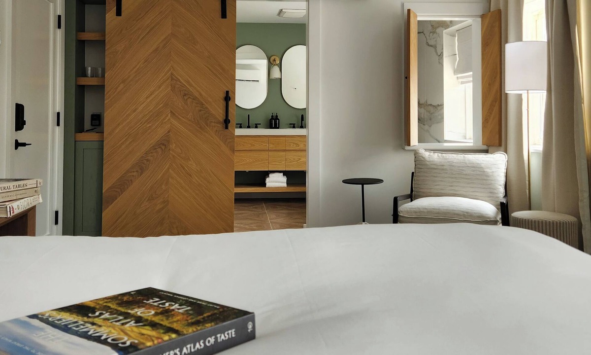 South Kingstown Hotel | Shepherd's Run
