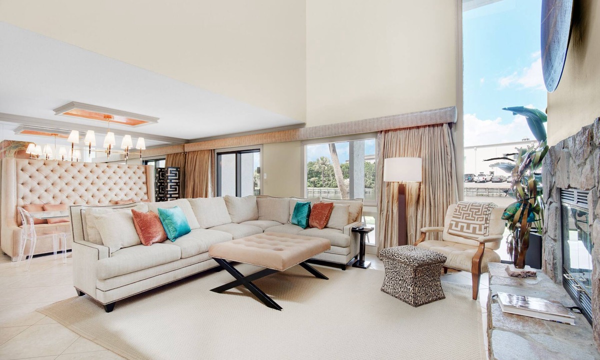 Holiday Isle House | Shoreline TH 4-1 | Lake View & Steps to Beach