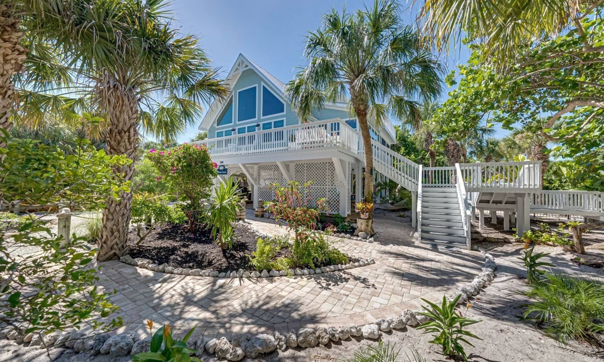 North Captiva House | Silverseas Cottage: Cozy 3BR Fall Retreat - Private Pool, Beach Access, 2 Carts