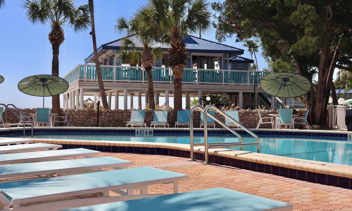 Pinellas Point Hotel | SkyBeach Escape | Close to Chihuly Collection & Art Vibes | Outdoor Pool