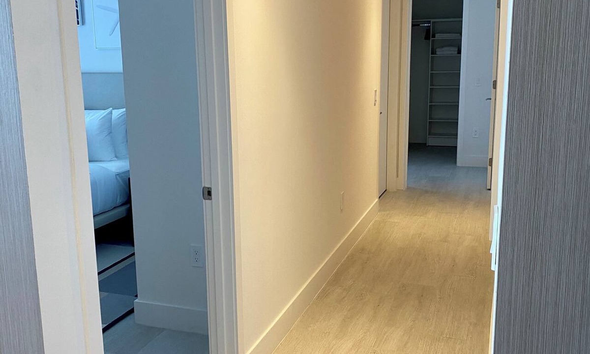 Hollywood South Central Beach Apartment | sleep by the sea on this luxurious unit
